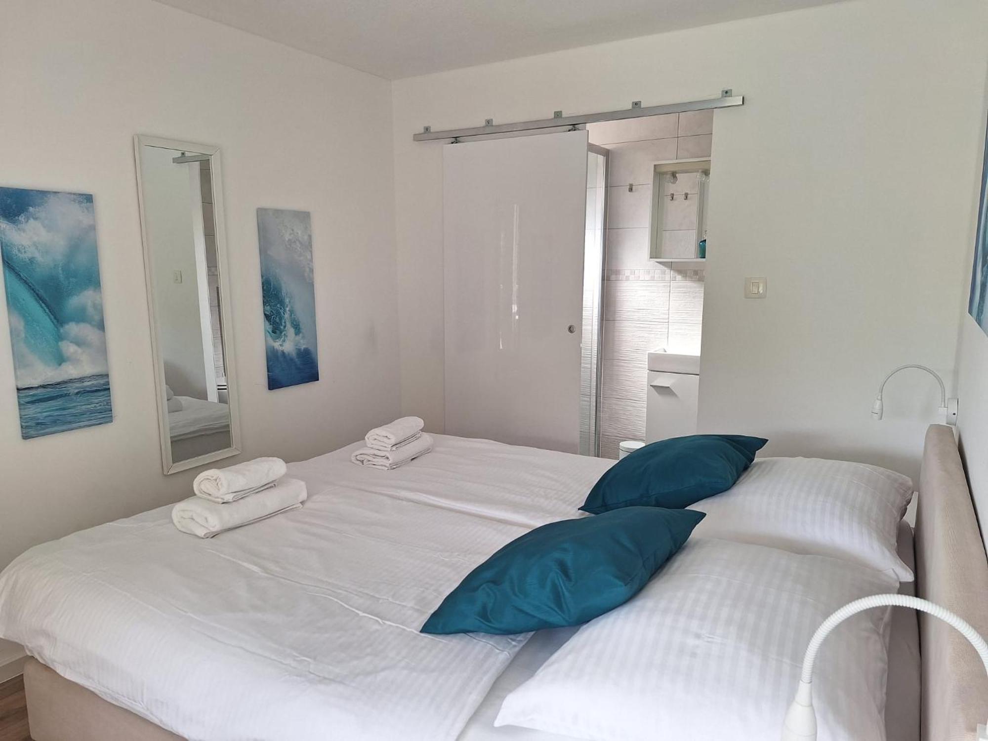 Hotel Boora Glamp Experience & Heated Infinity Pool Senj  Exterior foto
